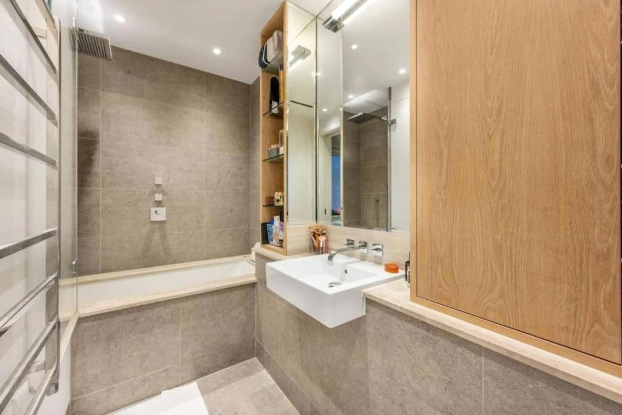 Posh 3 Bedroom Flat With Terrace And Indoor Fireplace In Mayfair, Near Hyde Park Londen Buitenkant foto