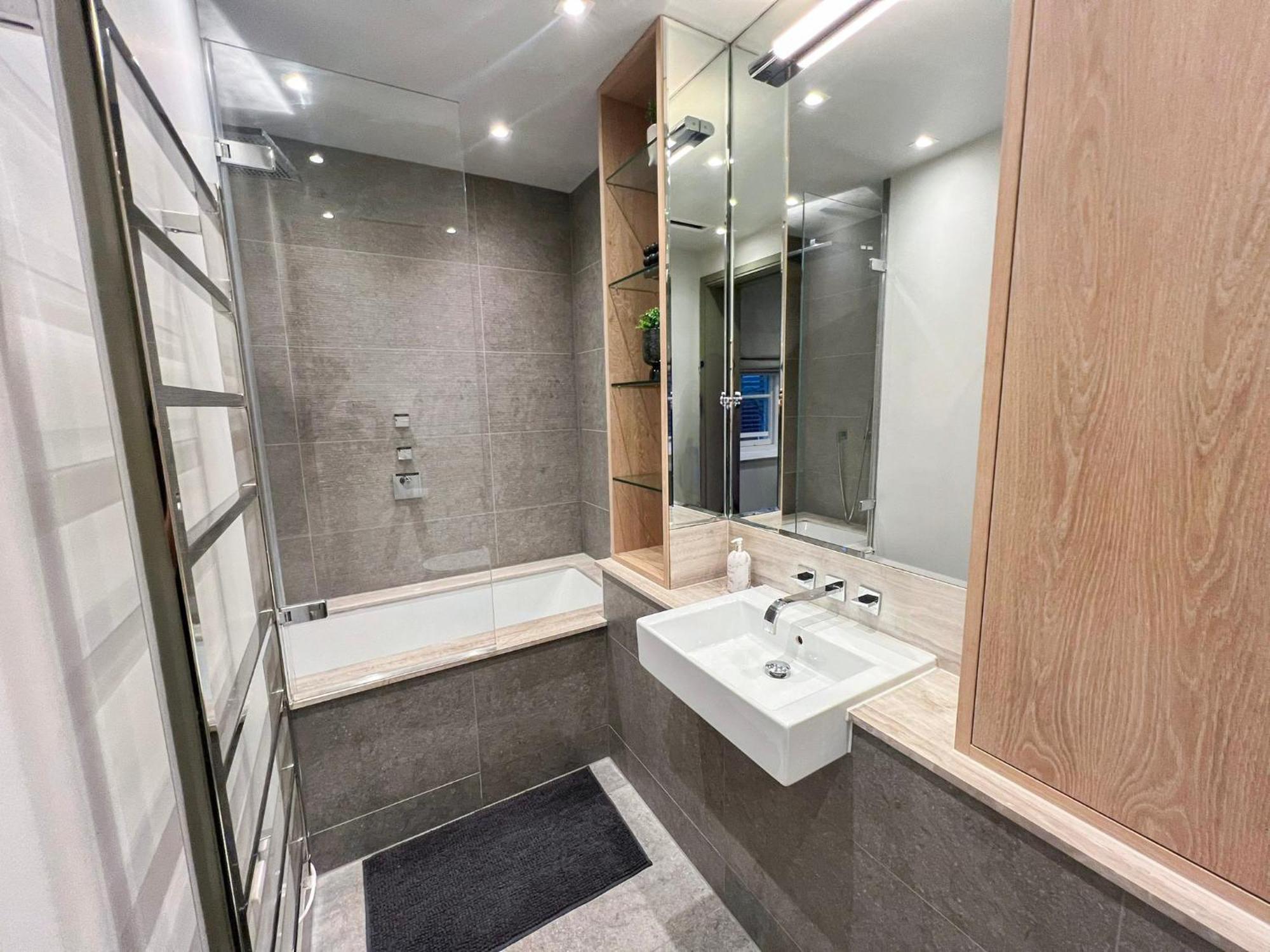 Posh 3 Bedroom Flat With Terrace And Indoor Fireplace In Mayfair, Near Hyde Park Londen Buitenkant foto