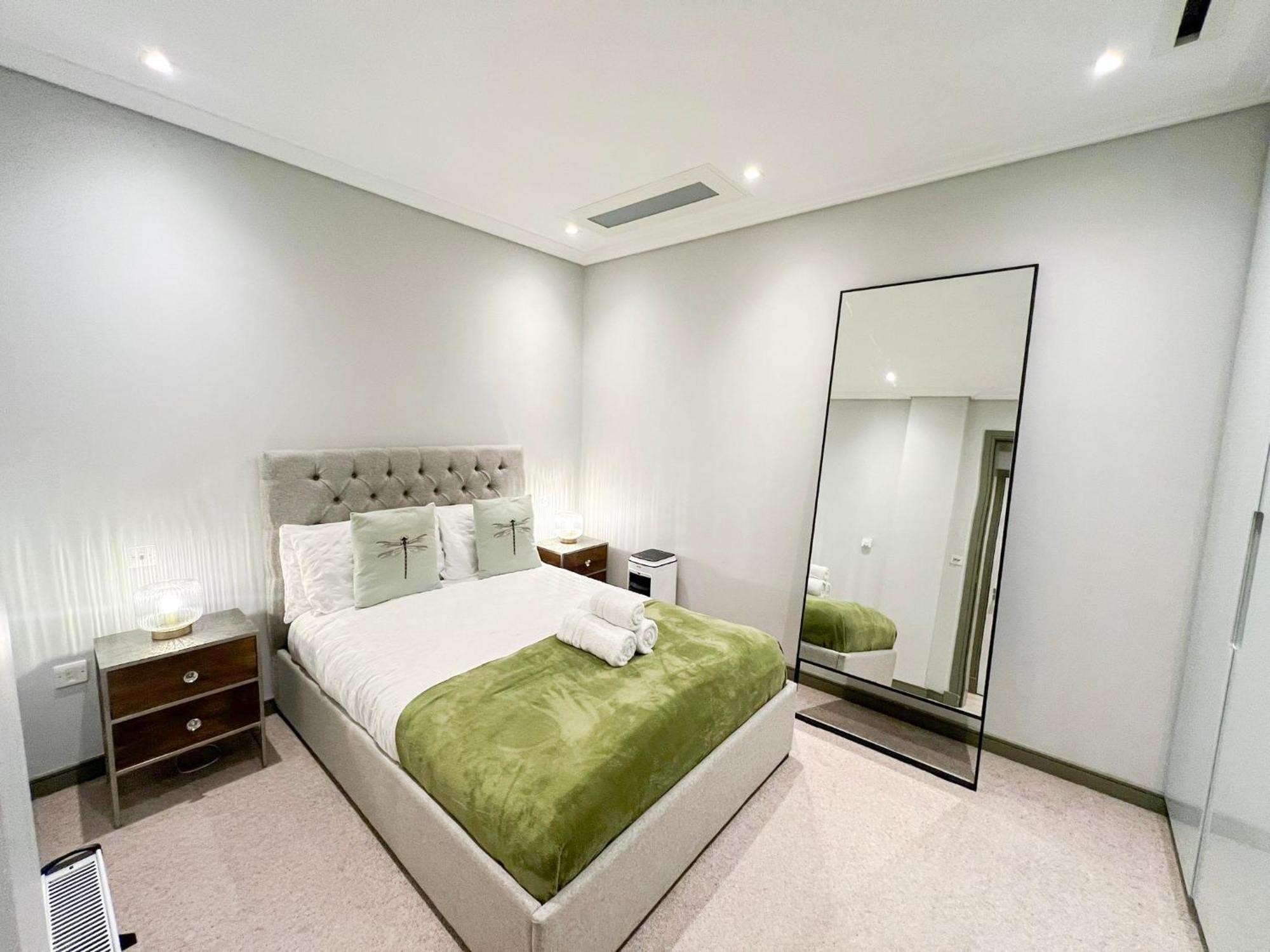 Posh 3 Bedroom Flat With Terrace And Indoor Fireplace In Mayfair, Near Hyde Park Londen Buitenkant foto