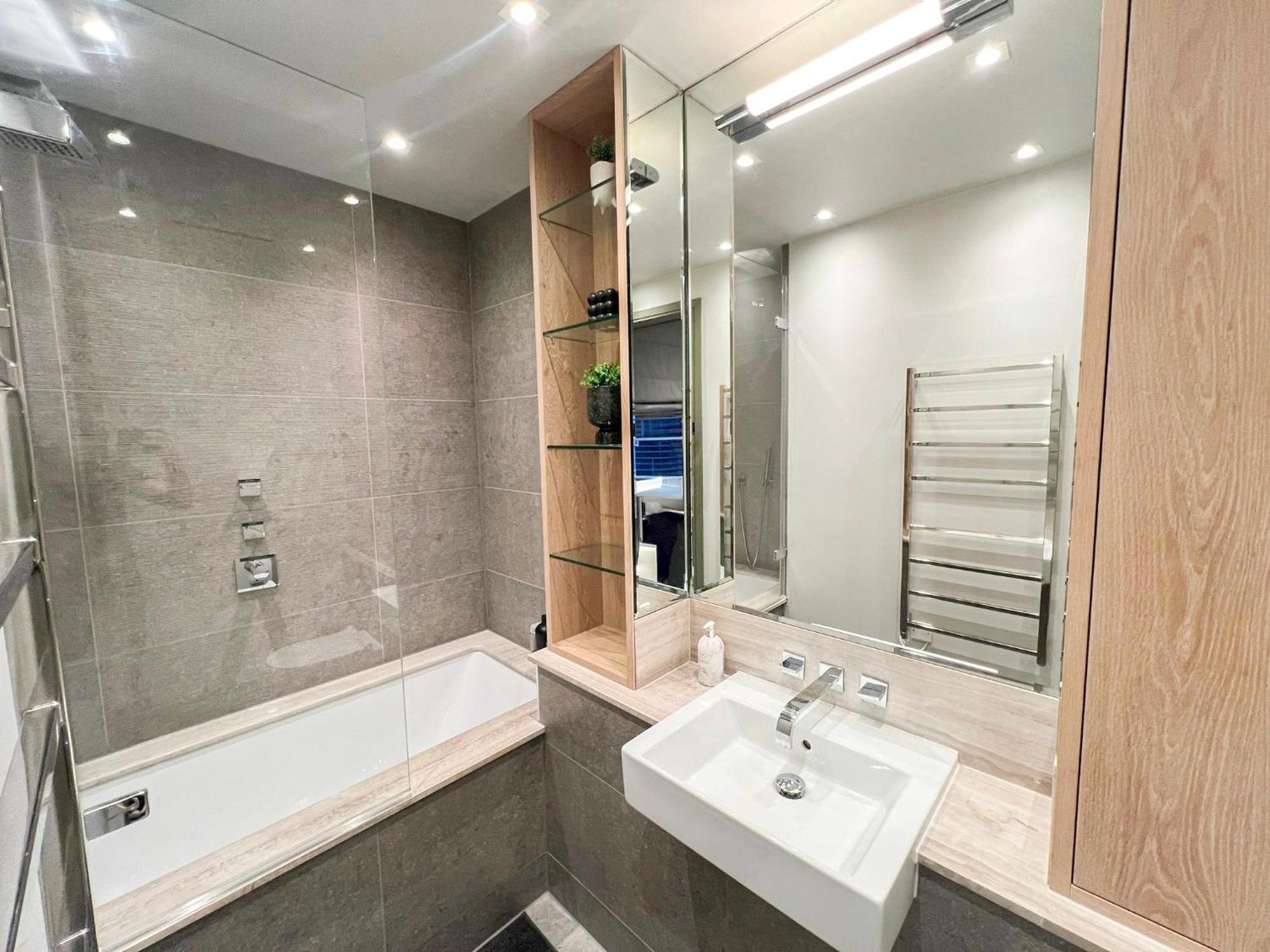Posh 3 Bedroom Flat With Terrace And Indoor Fireplace In Mayfair, Near Hyde Park Londen Buitenkant foto