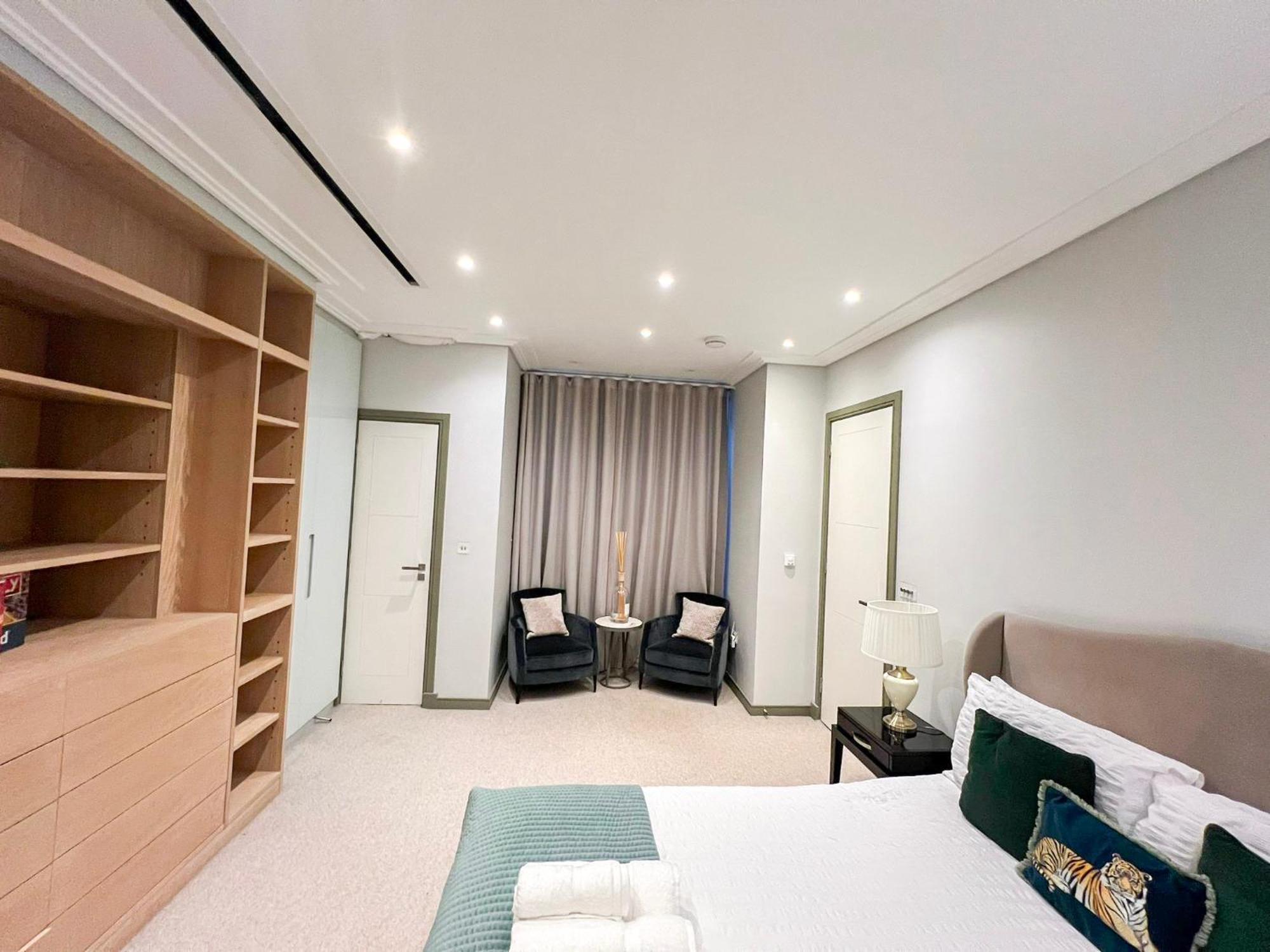 Posh 3 Bedroom Flat With Terrace And Indoor Fireplace In Mayfair, Near Hyde Park Londen Buitenkant foto