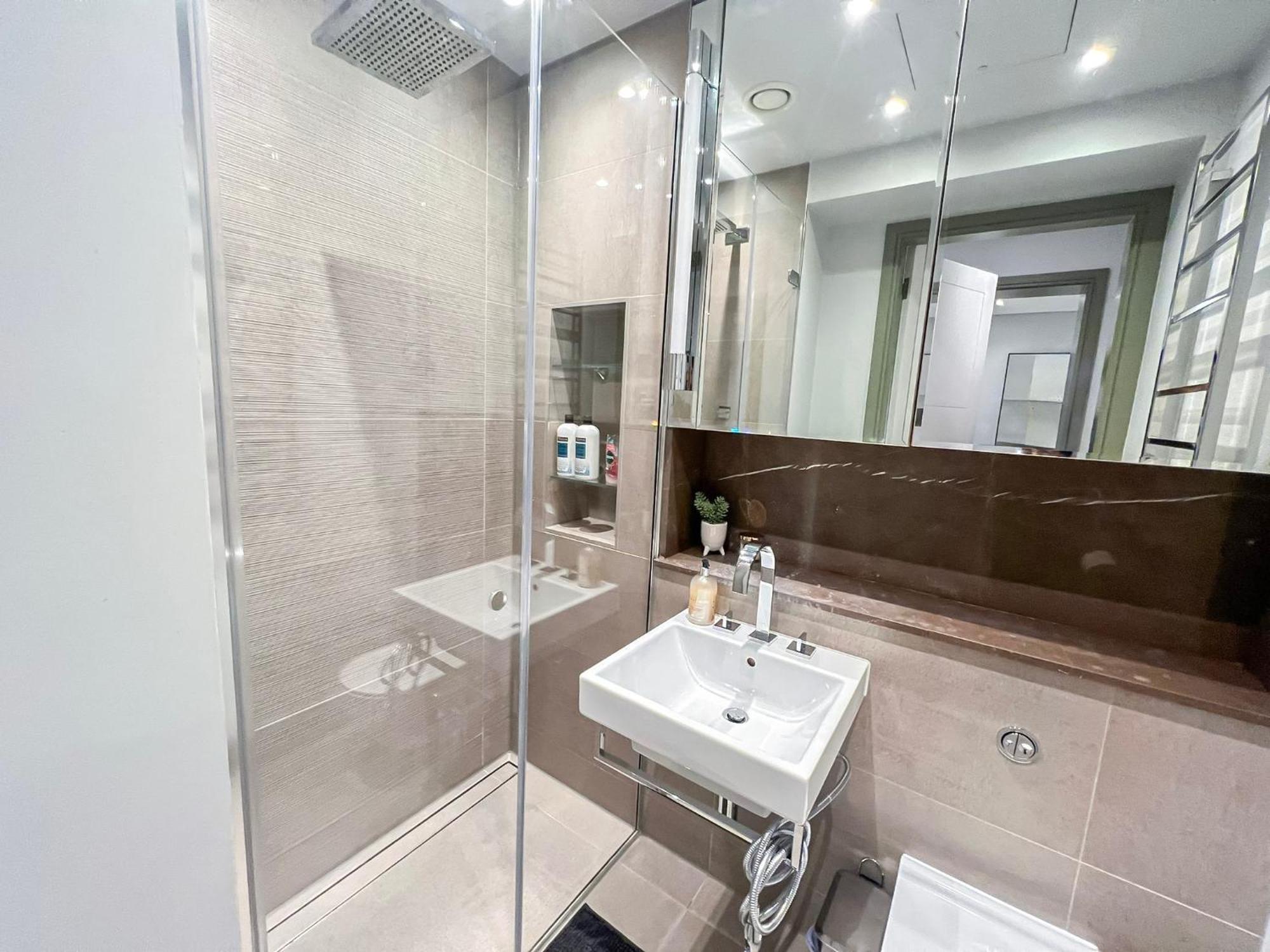Posh 3 Bedroom Flat With Terrace And Indoor Fireplace In Mayfair, Near Hyde Park Londen Buitenkant foto