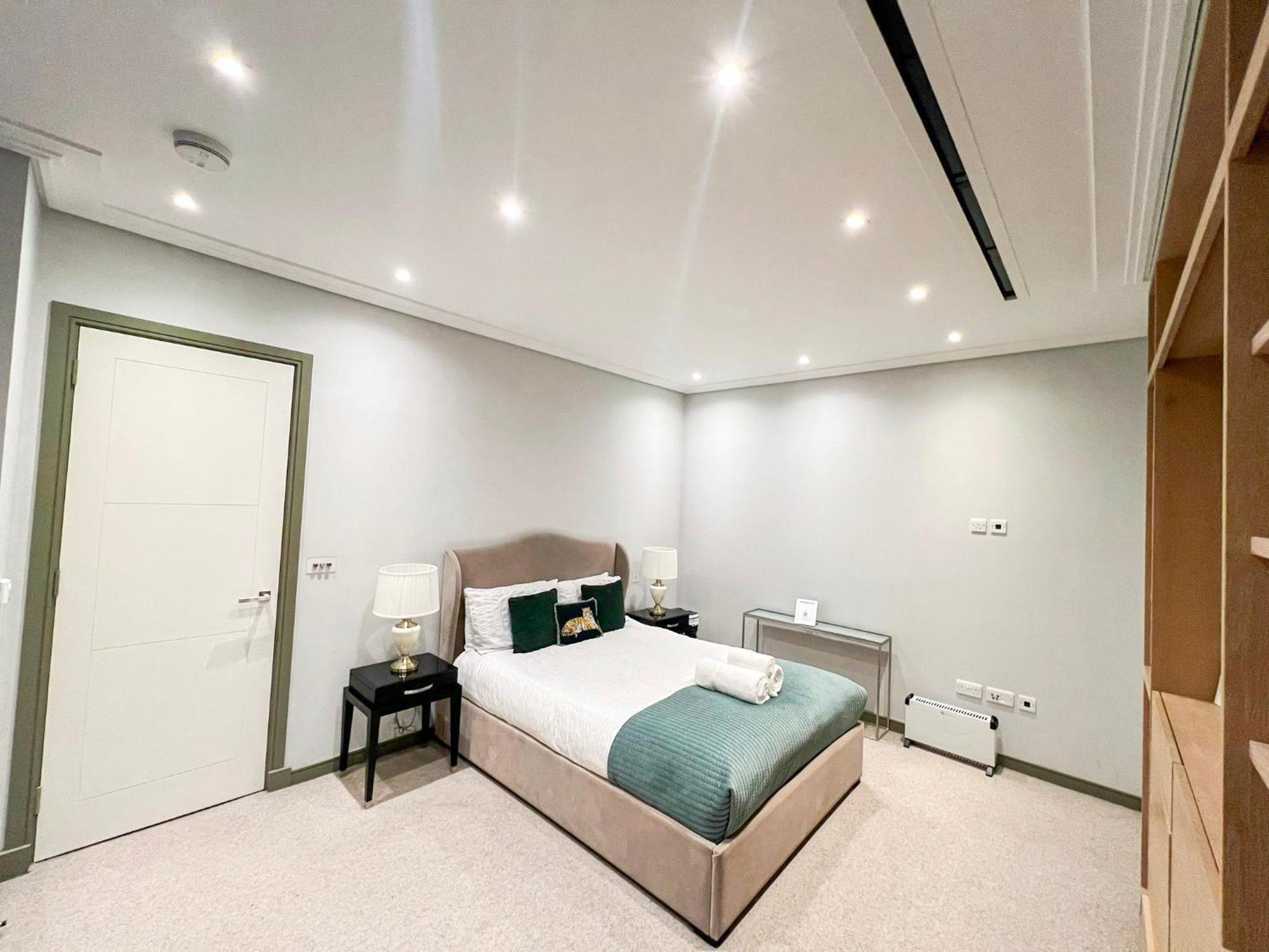 Posh 3 Bedroom Flat With Terrace And Indoor Fireplace In Mayfair, Near Hyde Park Londen Buitenkant foto