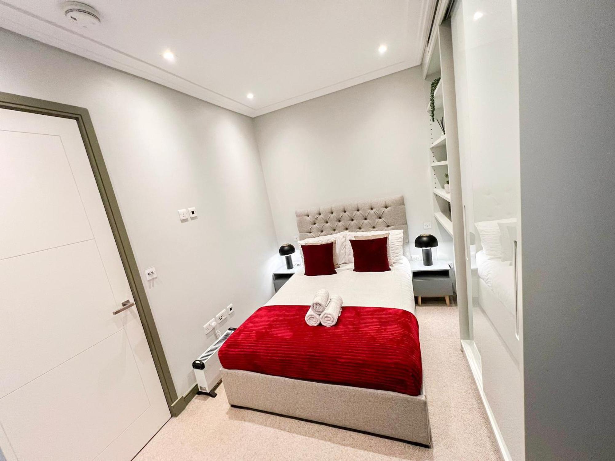 Posh 3 Bedroom Flat With Terrace And Indoor Fireplace In Mayfair, Near Hyde Park Londen Buitenkant foto